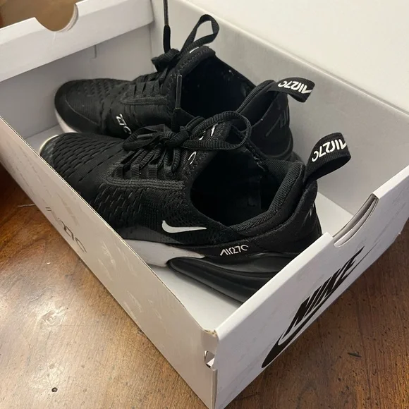 Nike Air Max 270 Black and White Sneakers - Picture 3 of 12